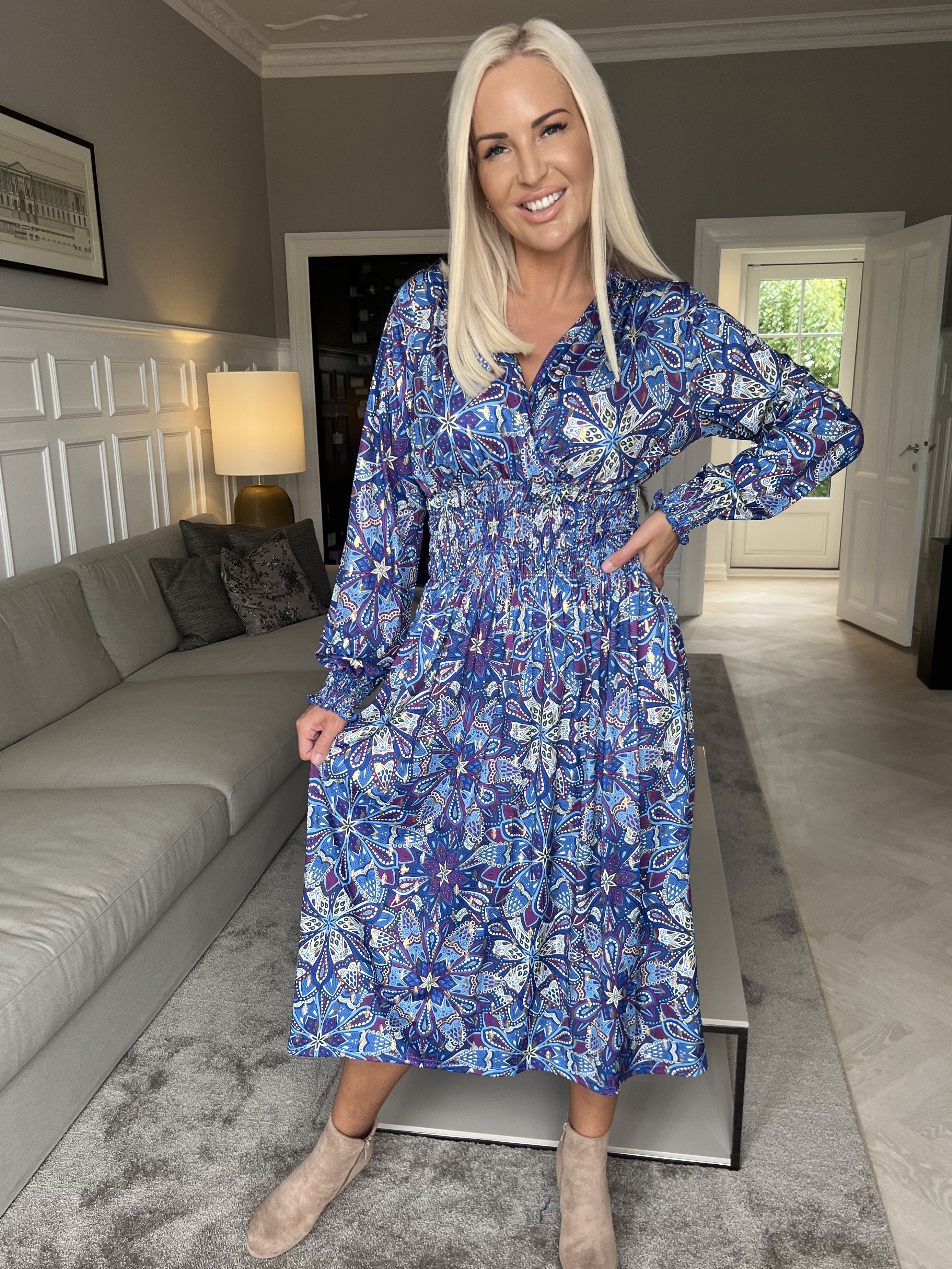 Pams Multi Midi L/S - Elastisk klänning i skrynkelfritt tyg med långa ärmar